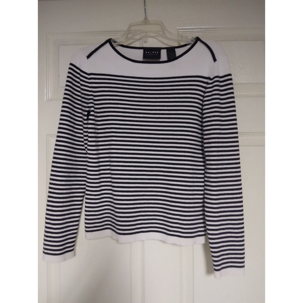 Axcess Liz Claiborne Co. Creme and Black Striped Sweater Sz. M